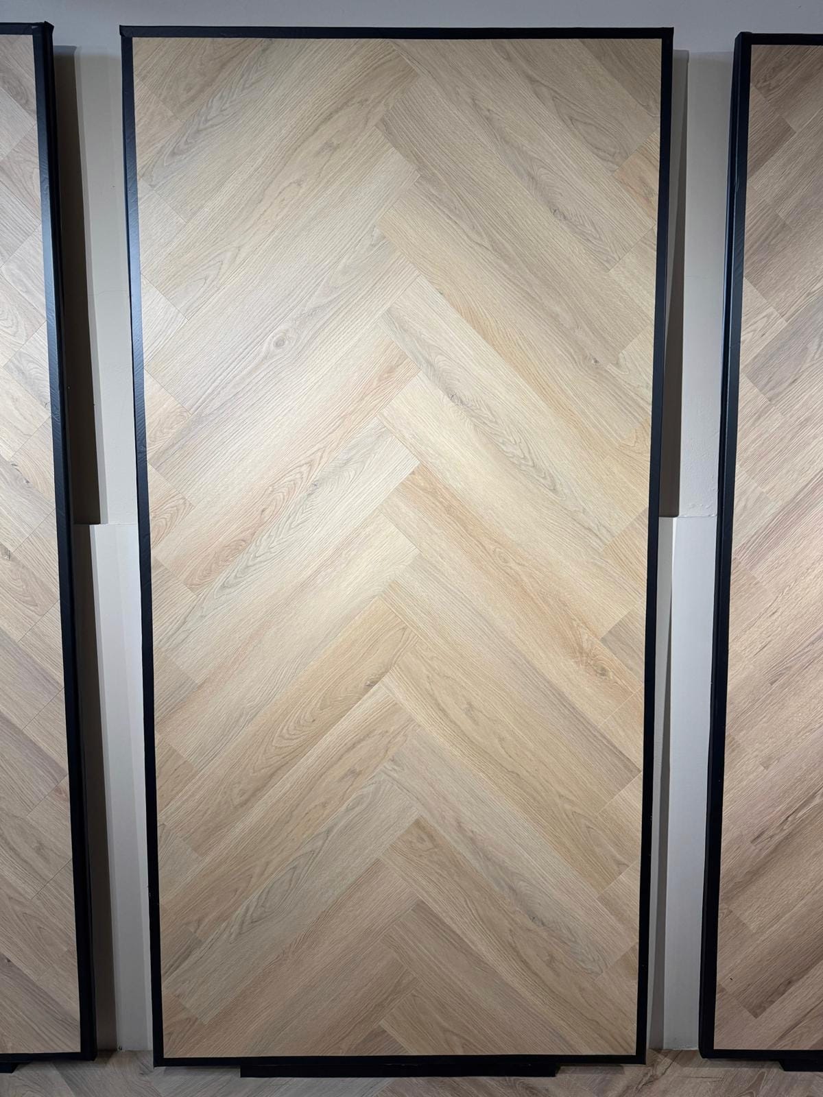 Demonte series eiken beige visgraat PVC Klik – van iVloer Vianen