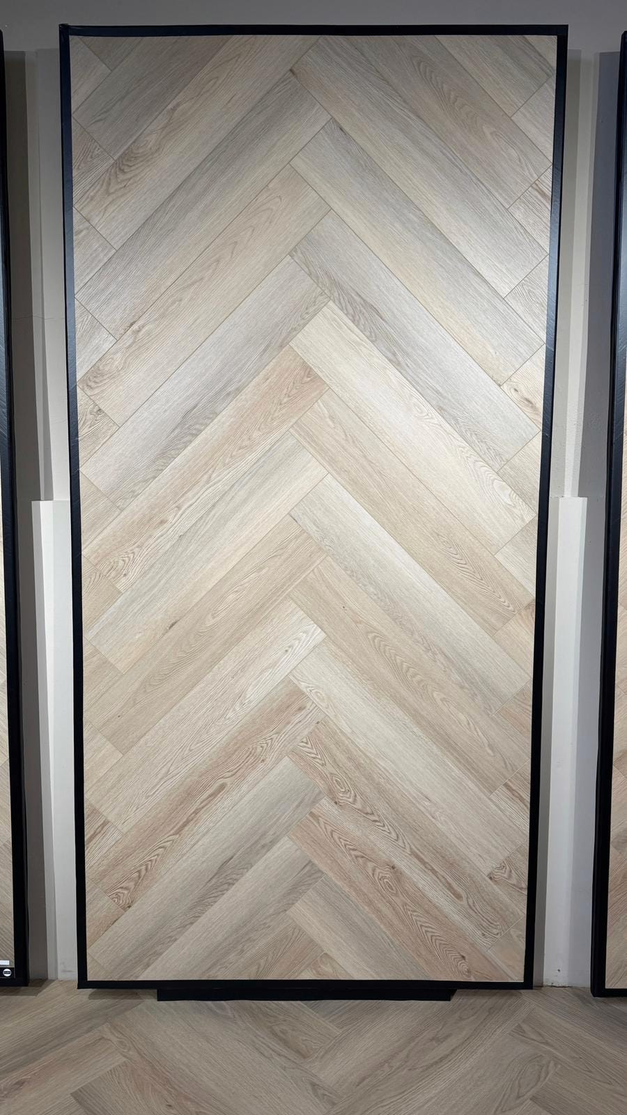 Ditai series eiken met v-groef visgraat PVC Klik 02 – van iVloer Vianen