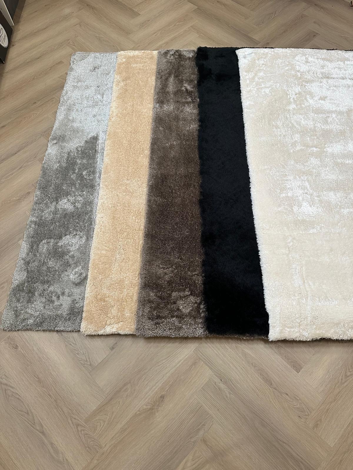 Vloerkleed Shinny div kleuren