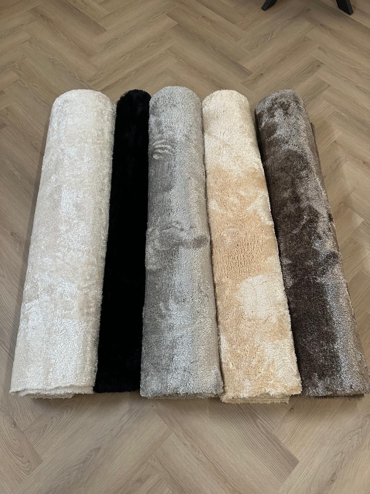 Vloerkleed Shinny div kleuren