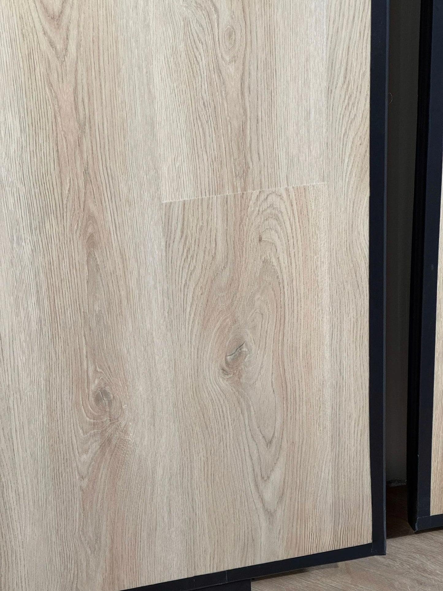 Demonte series beige eiken plank PVC klik – van iVloer Vianen