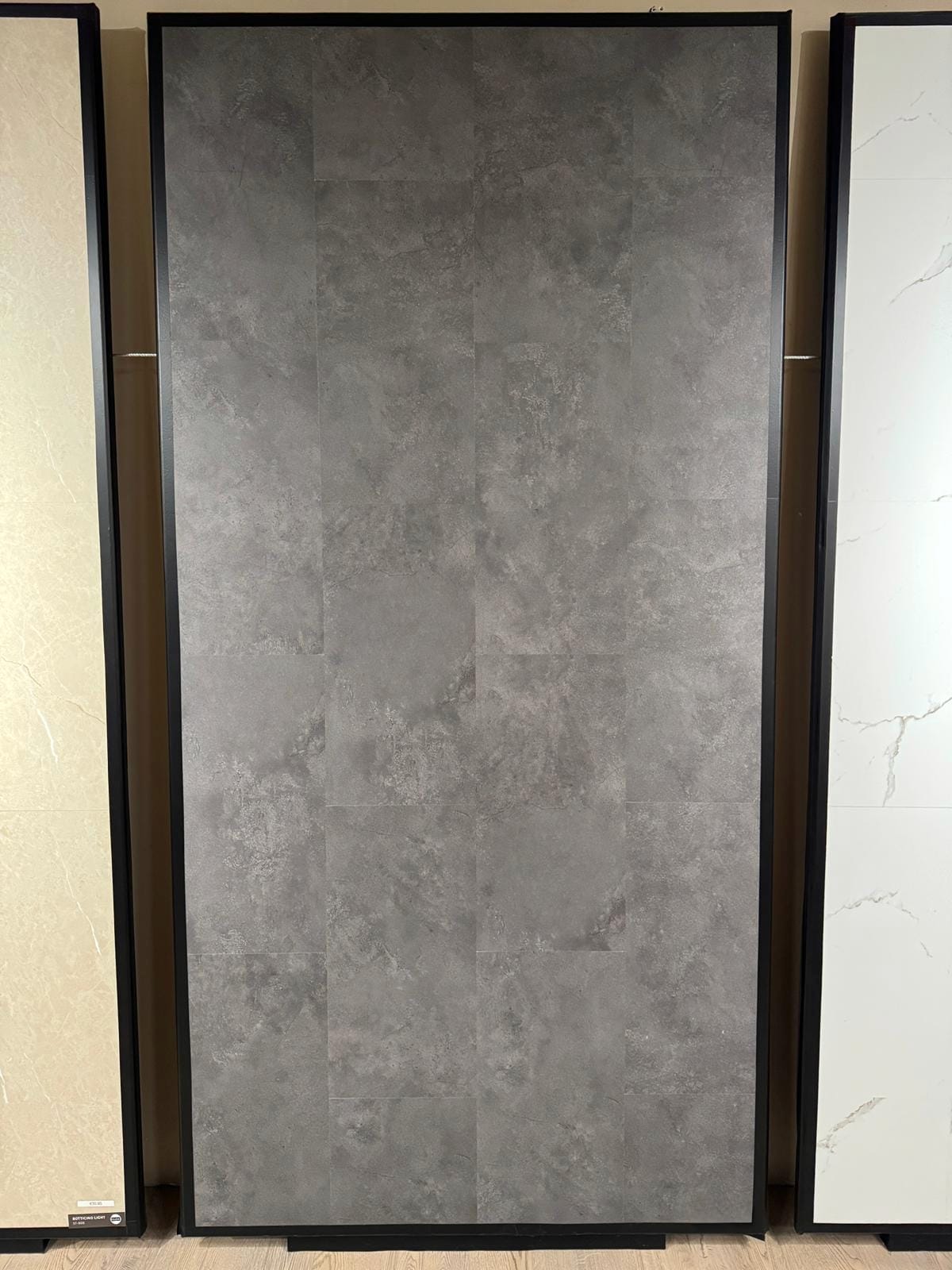Vetra series donkergrijs marmer PVC tegel Klik