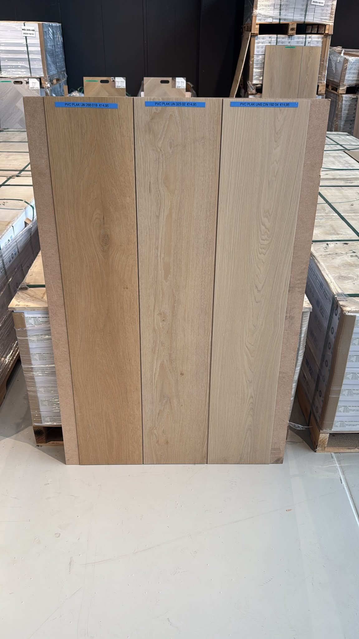 UN 323 02 - plank PVC PLAK
